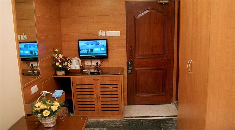 Fabhotel Panasia International Калькутта Экстерьер фото